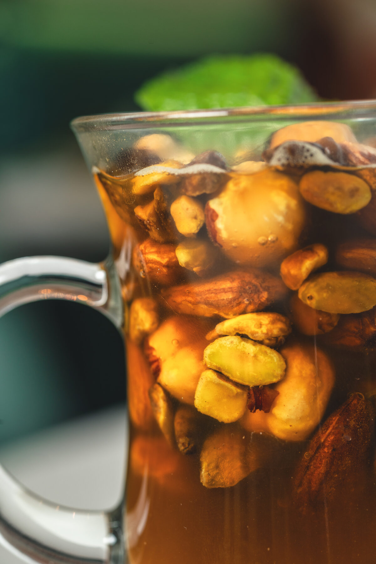 Thé à la menthe et fruits secs
